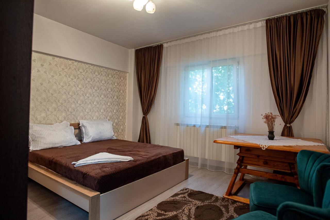 5 Bedrooms Luxury Apartment Villa Bucharest Exterior photo